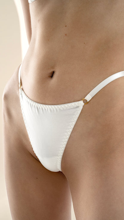 Yulmya Vaimere thongs